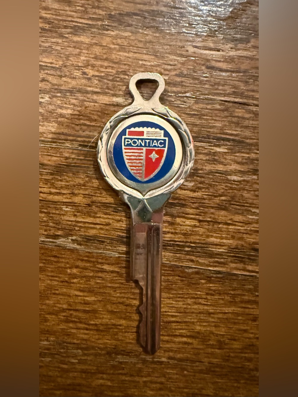Vintage White Gold Plated Pontiac ColorCrest B44 Enameled Shield Key